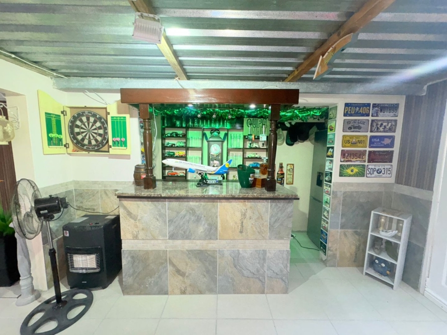 7 Bedroom Property for Sale in Sunnyridge Eastern Cape